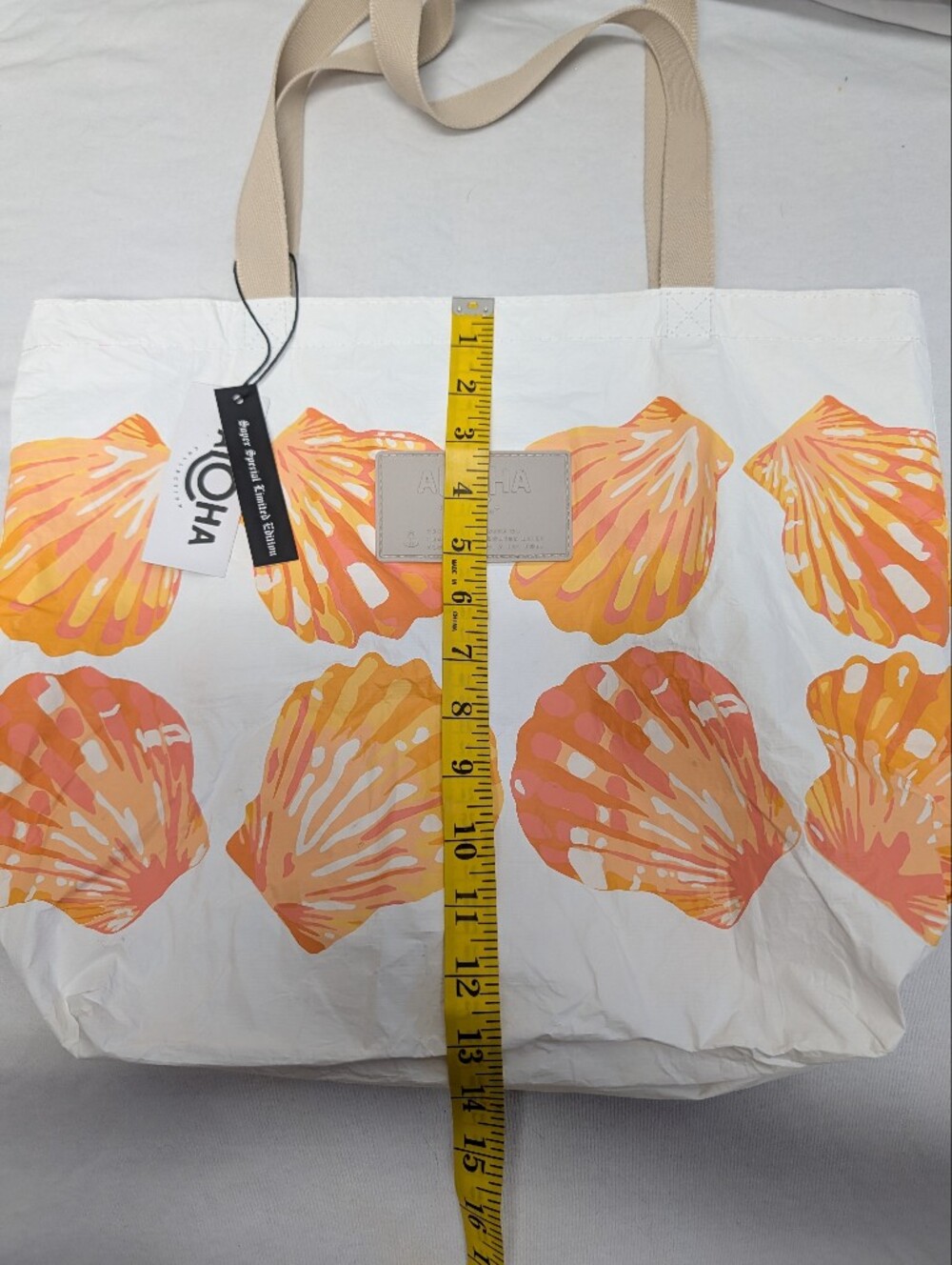 ALOHA Collection Reversible Sunrise Shell/ Shell Clu Waterproof Tote NWT - Picture 12 of 13